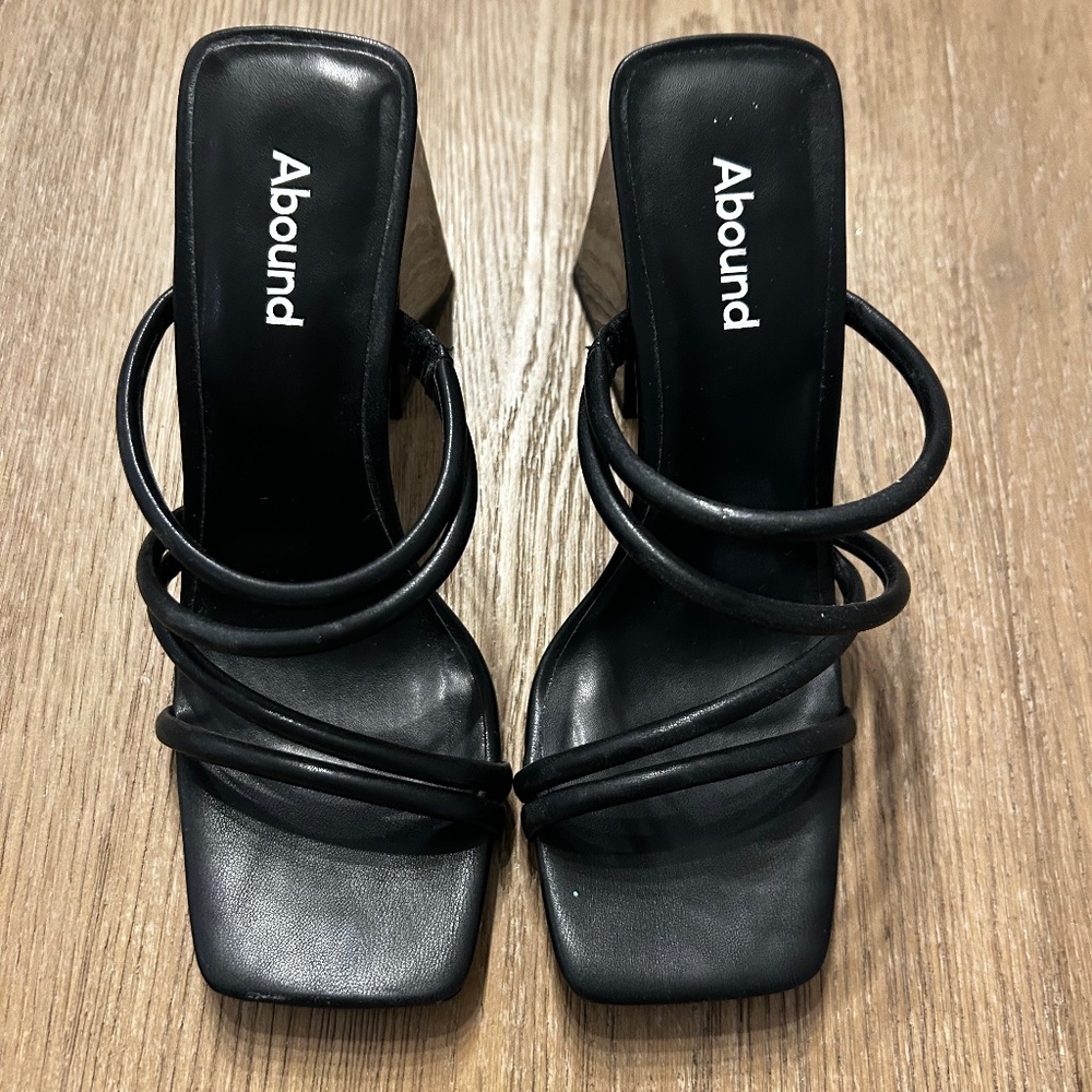Abound Black Strappy 4” Chunky Heels Size 7